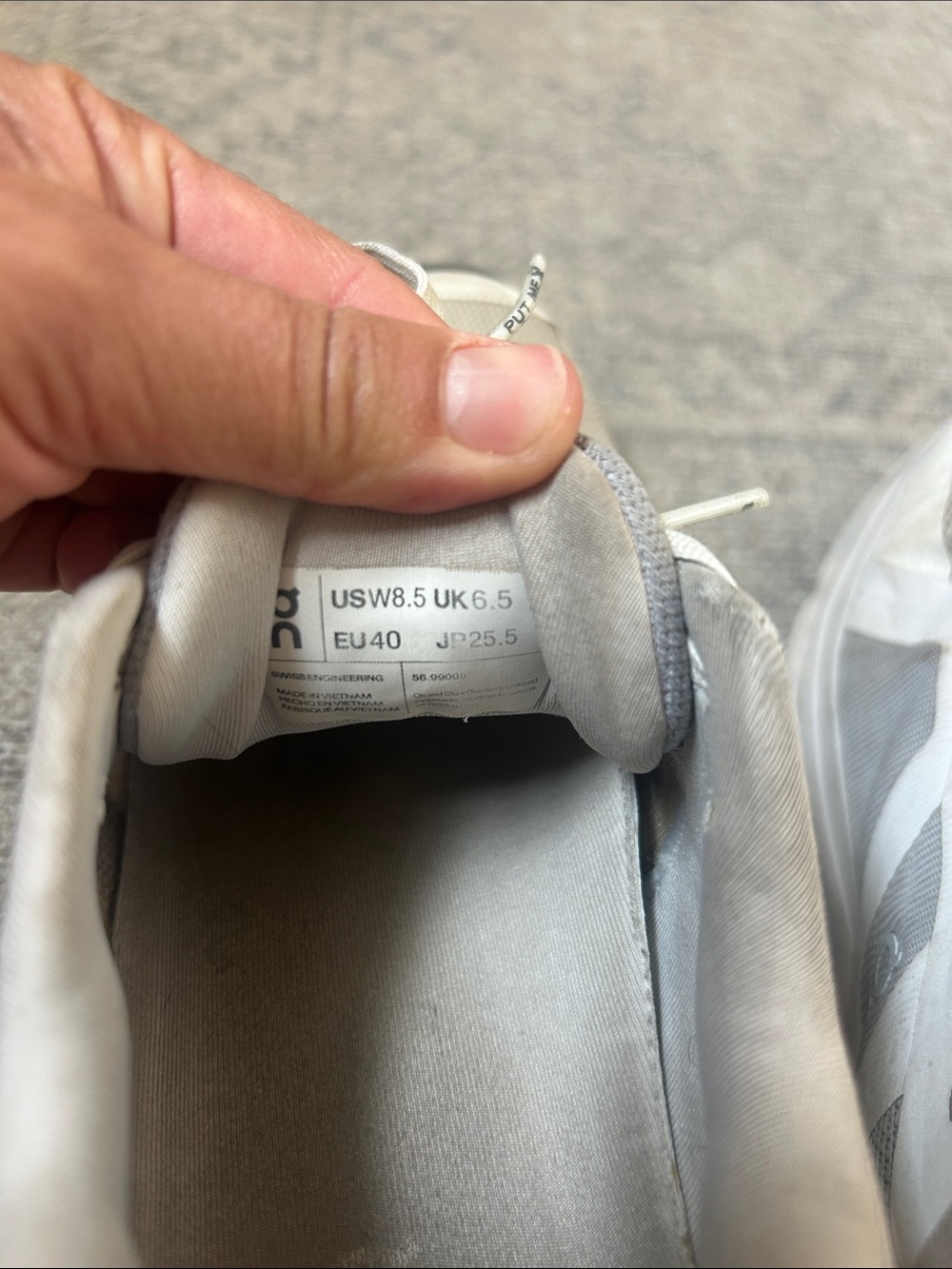ON RUNNING CLOUDRUNNER WOMENS WHITE FROST - Picture 5 of 6